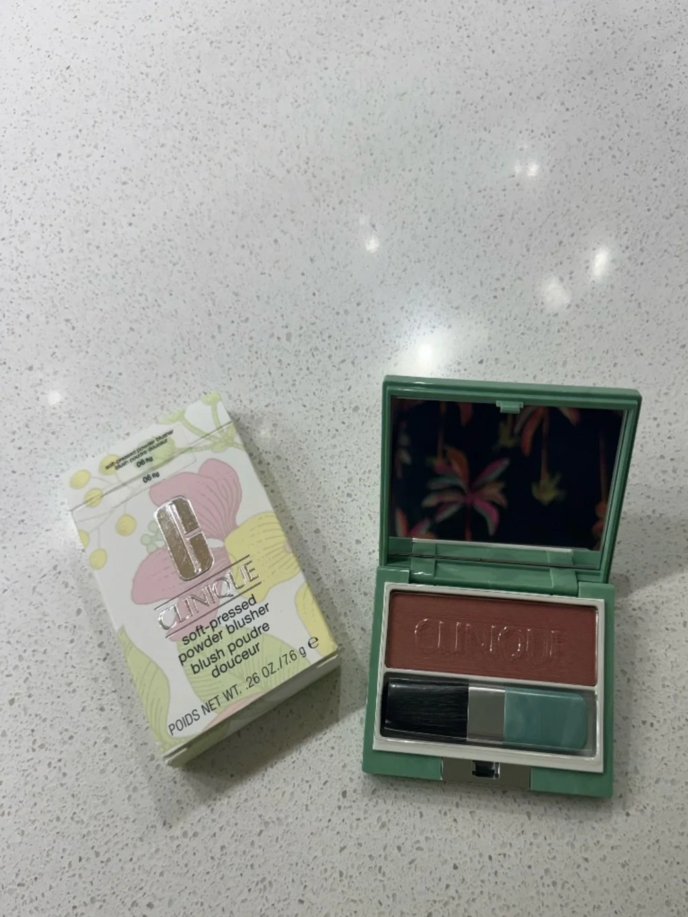Clinique soft pressed powder blusher color 06 fig